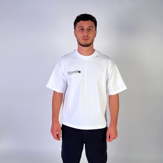Threaded star tee- white/black